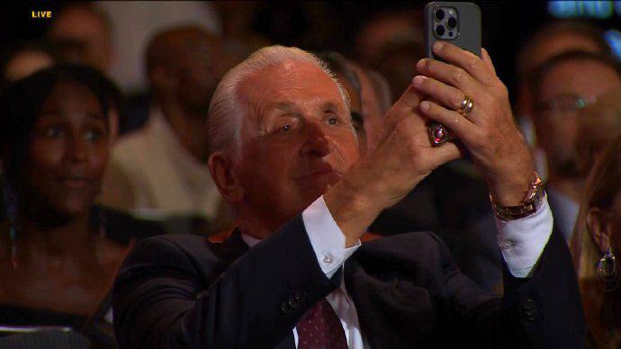 基成为, 闻报, ws