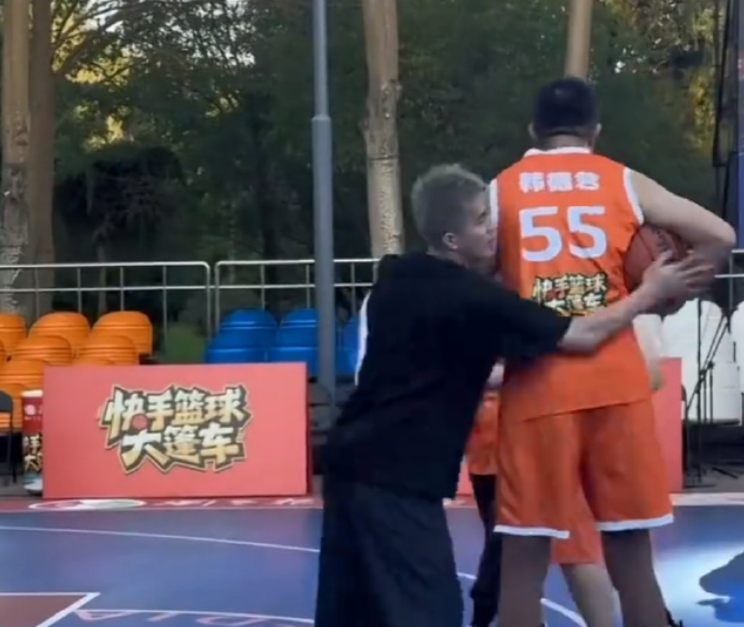 ue, 玩二人转, 颜值这一块