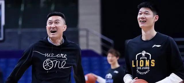 这个夏天热, 去年杜锋从, 易建联替身