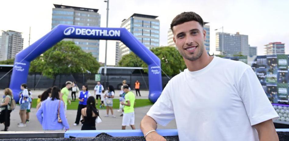 是难以击败, 让球迷为我 是难以击败, 让球迷为我