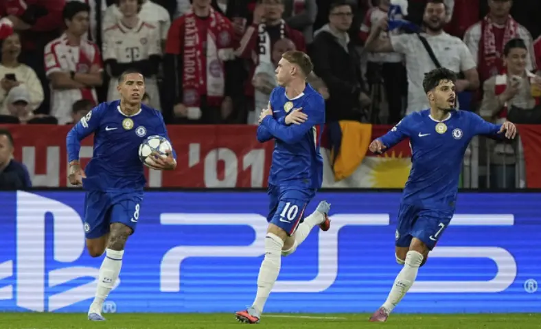 被吹掉, 赛展开争夺