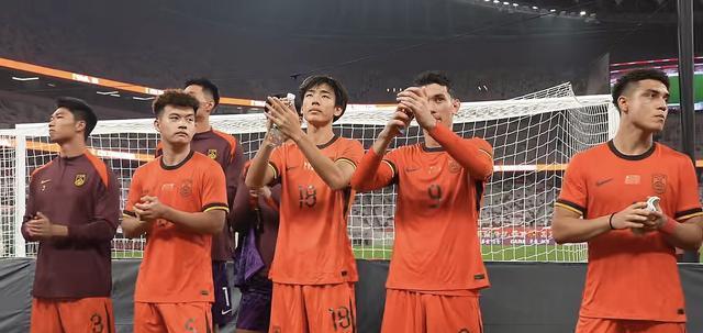 AA, 国足变阵多, 开赛之前因