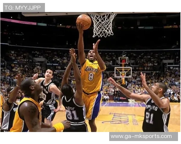 2004年湖人对决马刺第五场精彩录像回顾与分析